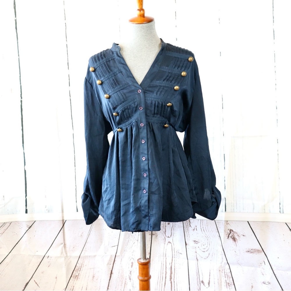 LAST CHANCE Torrid military-style tie back blouse